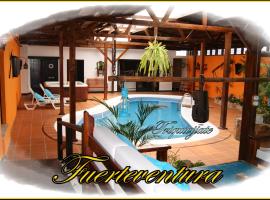 Villa Spa Las Tinajas，位于Triquivijate的酒店