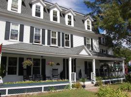 Cranmore Inn and Suites, a North Conway boutique hotel，位于北康威东陂区域机场 - FRY附近的酒店