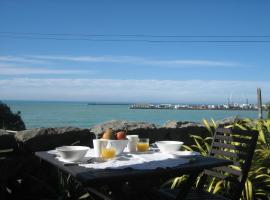 逸景住宿加早餐酒店，位于提马鲁的海滩短租房
