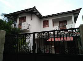 Villa hilltop by yehansa with unlimited fiber wifi，位于希克杜沃的酒店