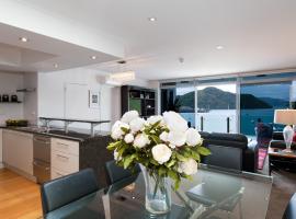 Picton Waterfront Penthouse，位于皮克顿的酒店