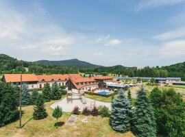 马利维尔度假酒店，位于Jablonné v Podještědí的高尔夫酒店