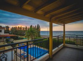 Beachfront Villa Thomas 5，位于阿尔加卡的酒店