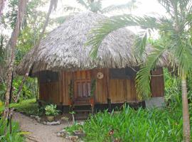 Sun Creek Lodge，位于蓬塔戈尔达Carib Girl Fall附近的酒店