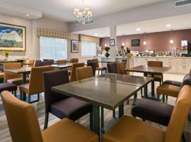 贝斯维斯特山景旅馆，位于戈尔登的酒店