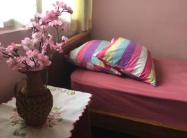 Astani Family Home，位于武吉丁宜的度假短租房