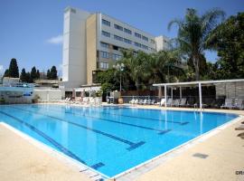 Carlton City Hotel Nahariya，位于纳哈里亚的酒店