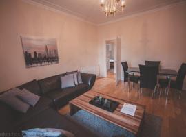 Stylish and Spacious two bed in Aberdeen's West End，位于阿伯丁的酒店