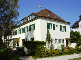 Villa Arborea，位于奥格斯堡Parkeater im Kurhaus Goeggingen演艺剧场附近的酒店