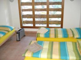 太平洋乡村公寓，位于Brontallo的酒店