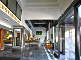 里拉克酒店