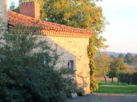 Les chambres d'hôtes de La Métairie du Bourg，位于莱塞比耶的住宿加早餐旅馆