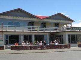 南海汽车旅馆 - 斯图尔特岛，位于半月湾的汽车旅馆