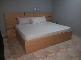 Ex-Tee Crystal Hotel (Annex)，位于Bolgatanga的酒店