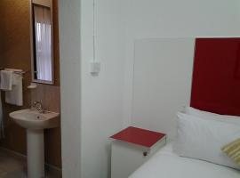 Keeme-Nao Self Catering Apartments，位于哈博罗内的酒店