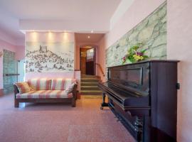 Hotel Hosteria del Castello，位于Zavattarello的酒店