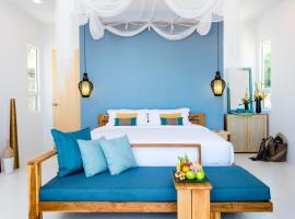 甲米之家度假酒店，位于塔可克海滩龙冠山附近的酒店