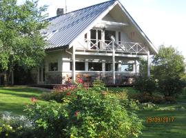 莫可可乡村酒店，位于Palamuse的酒店