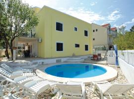 Dragan's Den Hostel，位于科尔丘拉的酒店