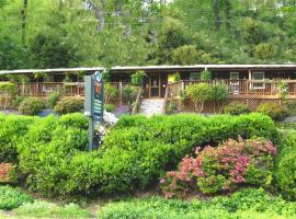 The Chimney Rock Inn & Cottages，位于烟囱岩的酒店