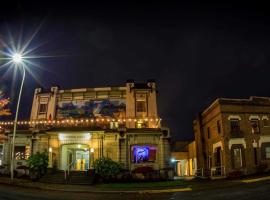 Centralia Square Grand Ballroom and Vintage Hotel，位于森特勒利亚的酒店