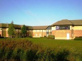 Purple Hotel Peterborough，位于彼得伯勒的酒店