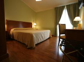 HOTEL L' ANFORA，位于阿泰萨的酒店