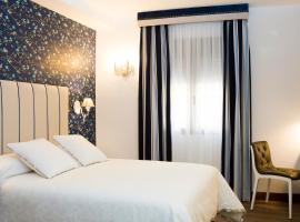 Hotel Hierbaluisa，位于阿拉尔孔的酒店