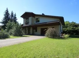 Villa EverGreen near the city center with private garden, hot tub, garage parking, patio