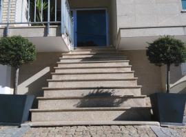 Dom Hotel，位于佩纳菲耶尔的酒店