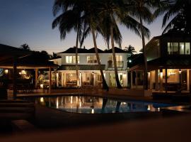 Coral Cay Villas，位于Cherryfield的带按摩浴缸的酒店