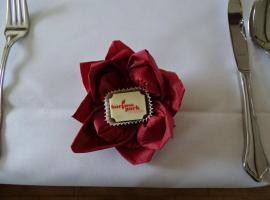 选帝侯大街旅馆，位于布尔格的带热水浴缸的酒店