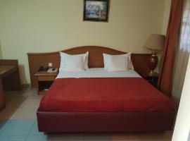 Relax Hotel Bobo Dioulasso，位于博博迪乌拉的酒店