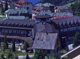 Delberg Palace Hotel，位于皮佐费拉托的酒店