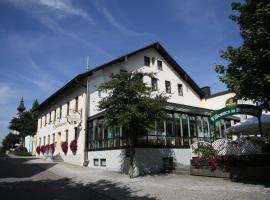 奥伯马尔尊姆维尔斯尔维尔特酒店-兰德宾馆，位于Altfraunhofen的低价酒店