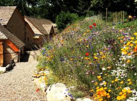 Domaine des Marequiers chambre Alchemille，位于Saint-Germain-du-Teil的住宿加早餐旅馆