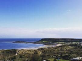 The Side, Gower - Cosy, Coastal, Sea Views & Hot Tub，位于Horton奥克斯威治湾附近的酒店