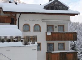 Haus Bergkristall，位于萨姆瑙恩的酒店
