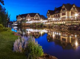 多梅因都莫林Spa餐厅酒店，位于昂西桑的酒店