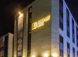 Brown-Dot Hotel Choeup