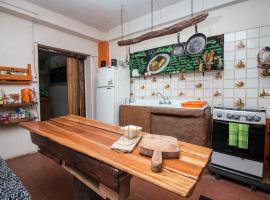 Tipico Hostel Chile，位于奇廉的酒店