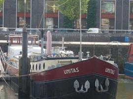 B&B Unitas，位于鹿特丹历史之家附近的酒店