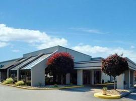 Quality Inn Pittsburgh North，位于Verona的酒店