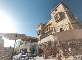 Kasbah Agoulzi古堡旅馆，位于凯拉的住宿加早餐旅馆