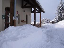 HOTEL Auberge du grand Git，位于La Chaux Neuve的酒店