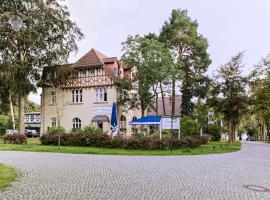 Hotel Villa Raueneck，位于巴特萨罗皮斯库夫的酒店