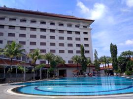 桑南索罗酒店，位于梭罗Taman Balekambang附近的酒店