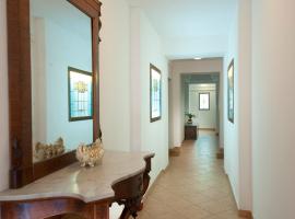 守望庄园酒店，位于加维的酒店