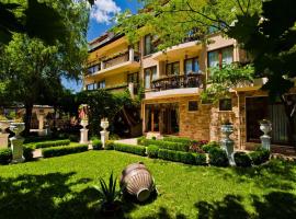 Family Hotel Gold Pearl，位于阳光海滩的酒店