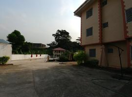 Rose Garden Apartments，位于林贝的酒店